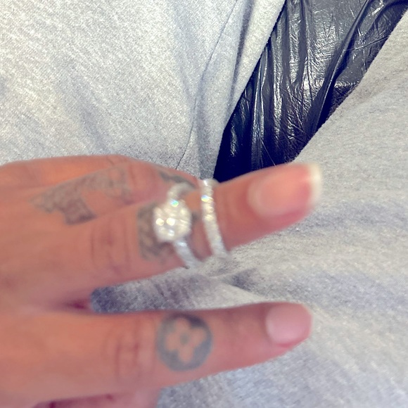 14k white gold Vs1 Engagement Rings